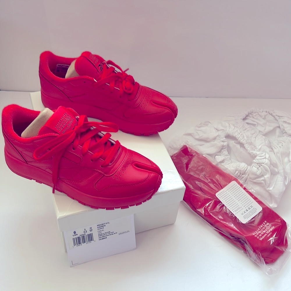 MAISON MARGIELA VECTOR RED x REBOOK CLASSIC LEATHER TABI SIZE US 6 NWT